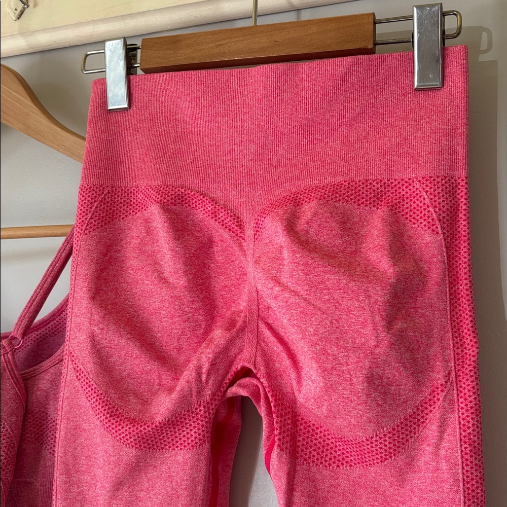 Pink Workout Set Size Small Sports Bra & Leggings Yoga Outfit - Picture 6 of 9